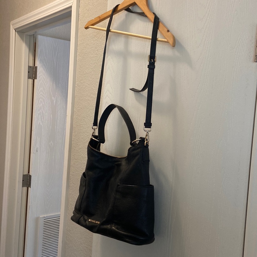 Michael kors crossbody black leather